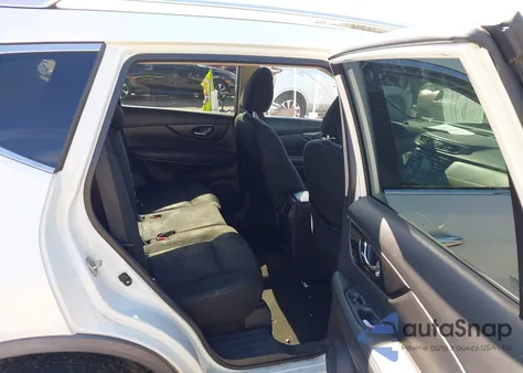 2017 Nissan Rogue Sv z USA, uszkodzony, nr VIN KNMAT2MT7HP598246